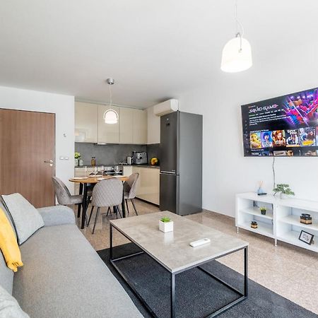 Julie'S Sunny Cozy Apartment With Balcony صوفيا المظهر الخارجي الصورة